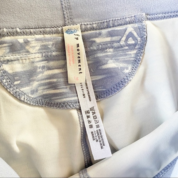 FREE PEOPLE Movement Leggings Diamond Print Blue L - Picture 8 of 9